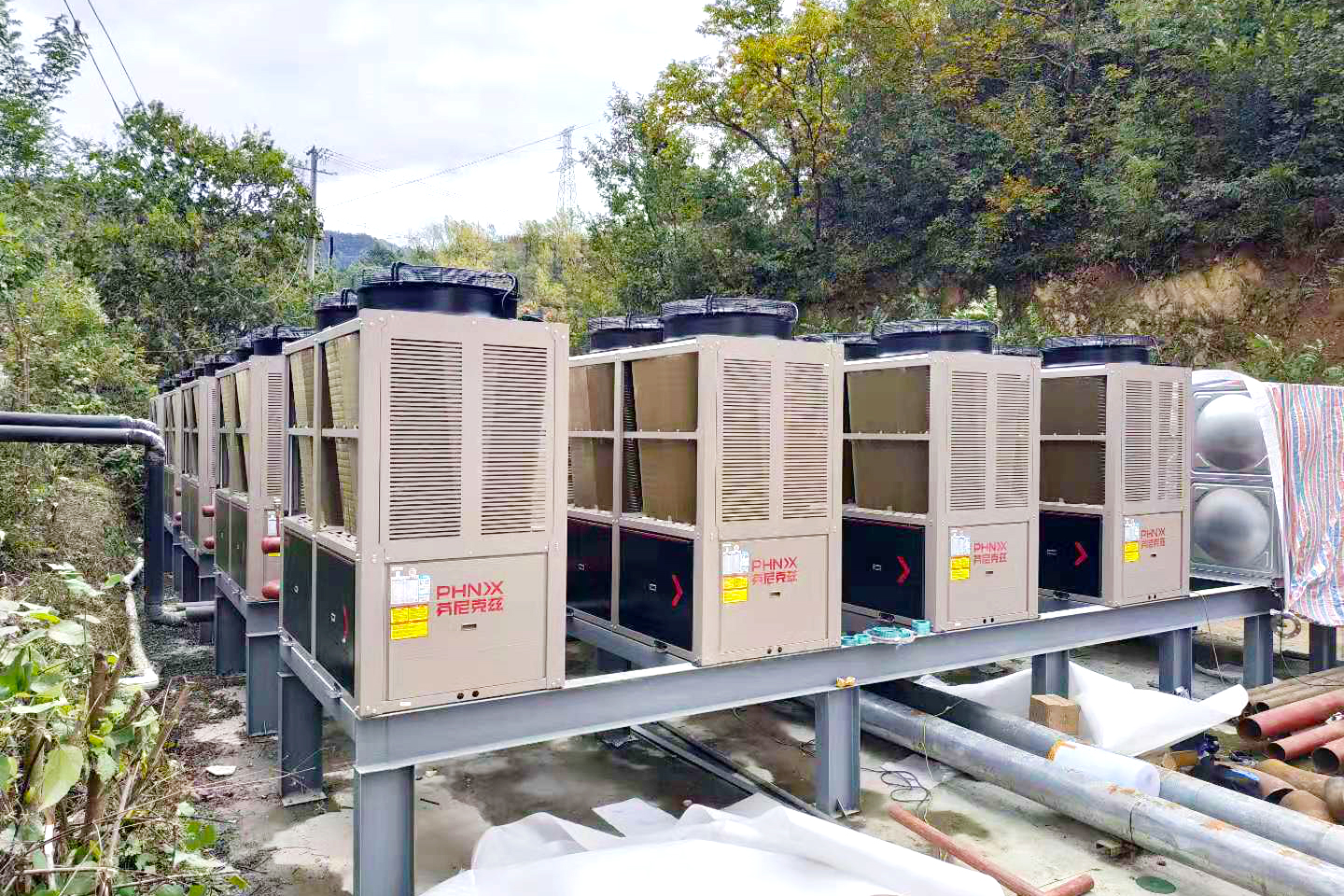 高效節(jié)能：空氣源熱泵技術(shù)在工廠熱水系統(tǒng)的應(yīng)用