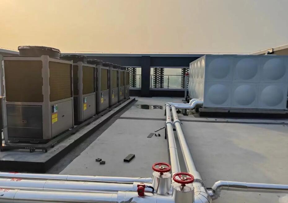 一萬平方的空氣能熱水地暖