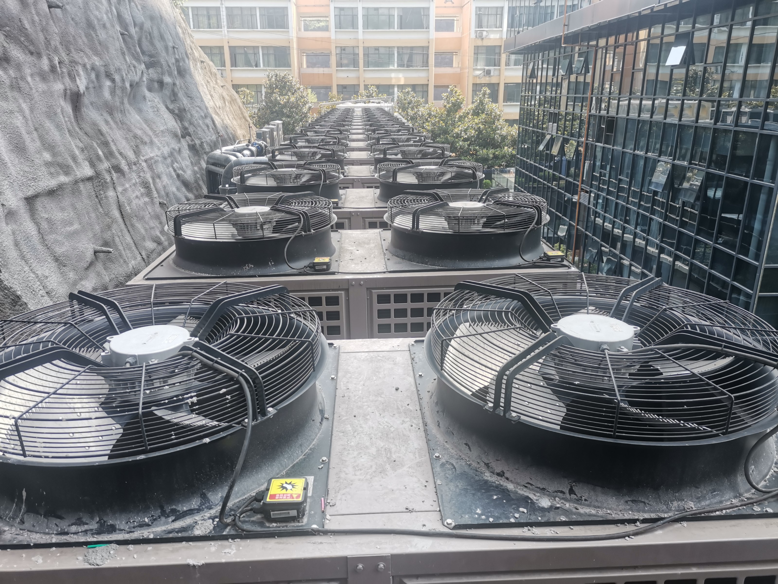 空氣能熱泵單風(fēng)扇好還是雙風(fēng)扇好